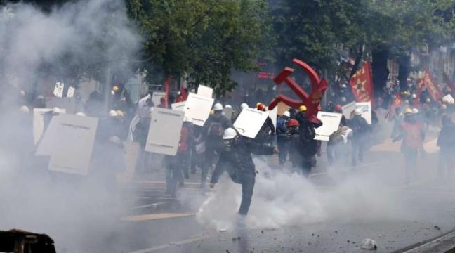 Σφαίρα αστυνομικού σκότωσε τον 30χρονο Τούρκο διαδηλωτή