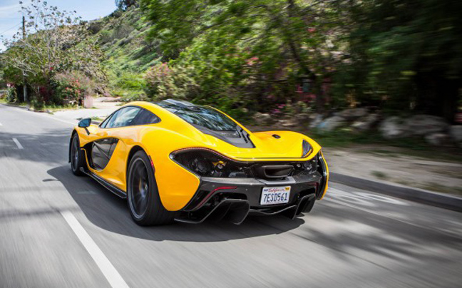 «Βολτίτσα» με τη νέα McLaren P1