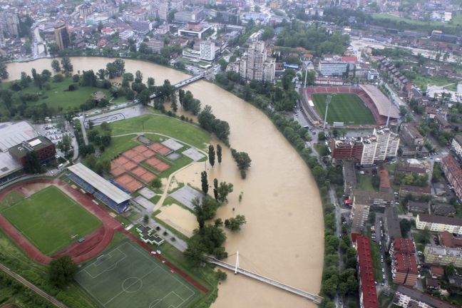 Οι πλημμύρες στη Σερβία στοίχισαν τη ζωή σε 57 άτομα