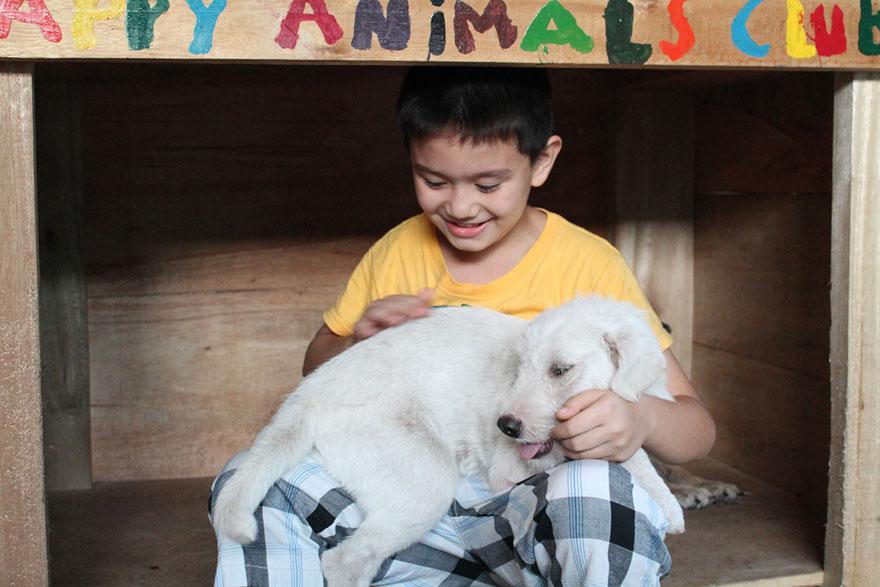 Ο 9χρονος που έστησε καταφύγιο ζώων