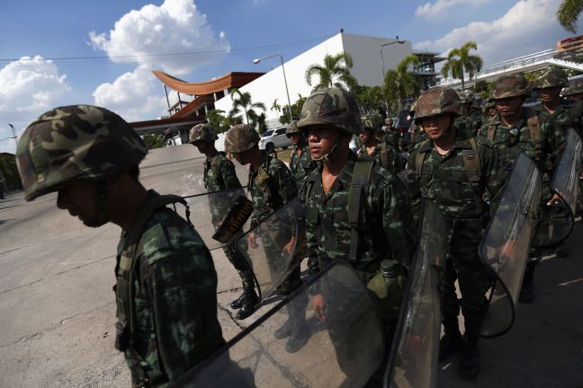 Άκαρπη η συνάντηση στρατού-πολιτικών στην Ταϊλάνδη