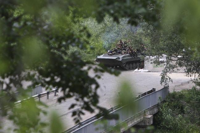 Πέντε νεκροί σε νέες συγκρούσεις στην Ουκρανία