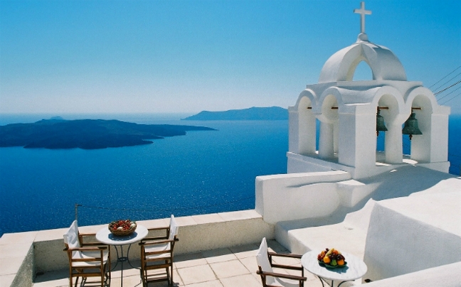 Αναθεώρηση προς τα πάνω για τον ελληνικό τουρισμό
