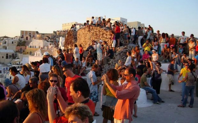 «Απογειώνονται» οι τουριστικές αφίξεις στην Ελλάδα