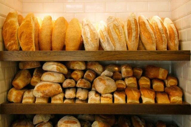 «Σαφάρι» Γιακουμάτου σε αρτοποιεία γιατί δεν ζυγίζουν το ψωμί