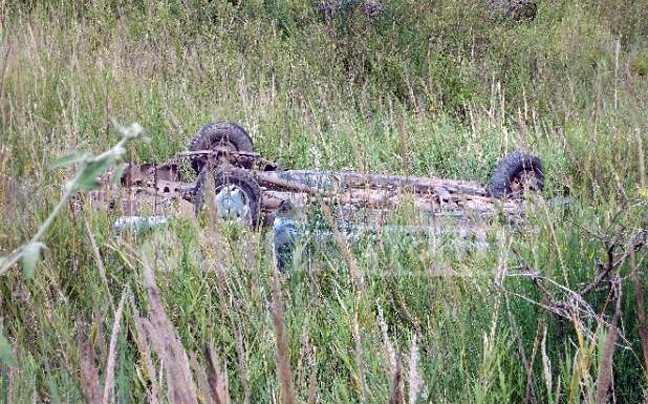 Αυτοκίνητο έπεσε σε γκρεμό 25 μέτρων