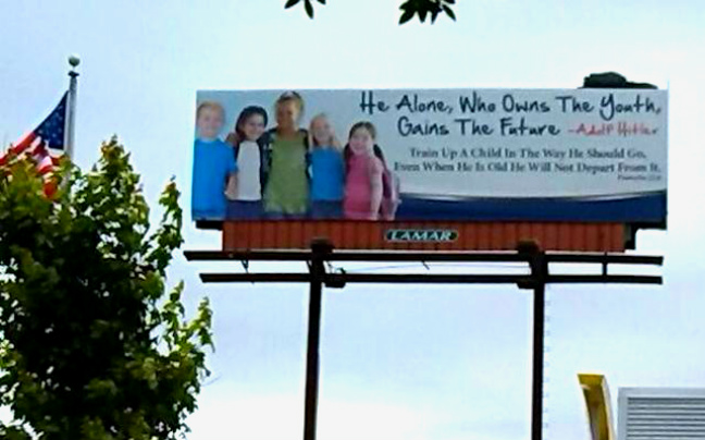 Βιβλική σχολή χρησιμοποιεί ατάκα του Χίτλερ σε διαφήμιση