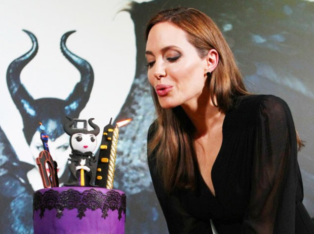 Τούρτα-έκπληξη για την Angelina Jolie