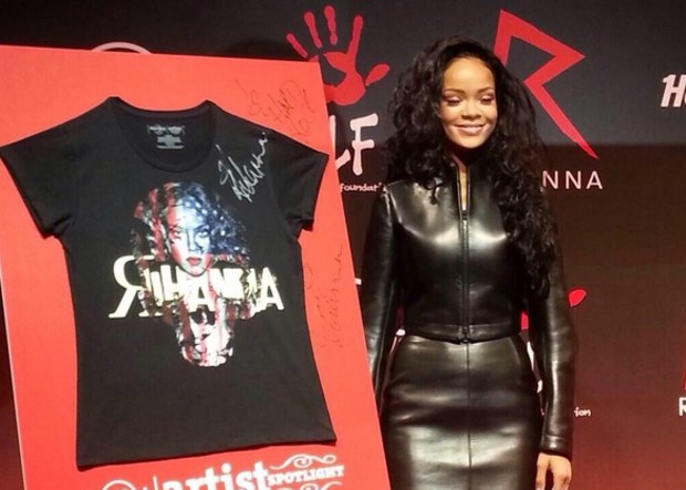 Μπλουζάκια της Rihanna για φιλανθρωπικό σκοπό