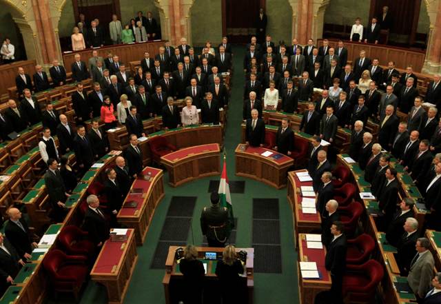 Αυστηρότερους κανόνες για το άσυλο πέρασε το κοινοβούλιο της Ουγγαρίας