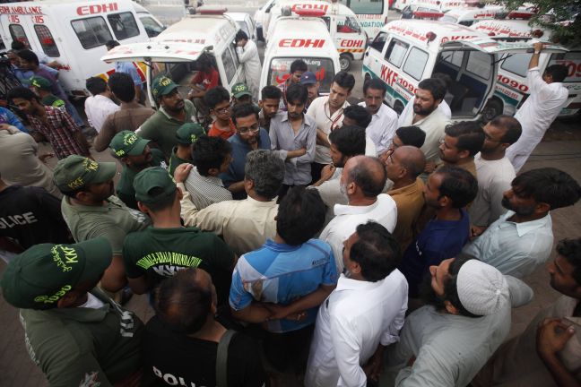 Στους 34 οι νεκροί στο αεροδρόμιο στο Καράτσι