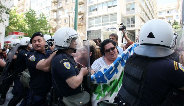 Την παρέμβαση Χαρδούβελη για τις καθαρίστριες ζήτησε ο ΣΥΡΙΖΑ