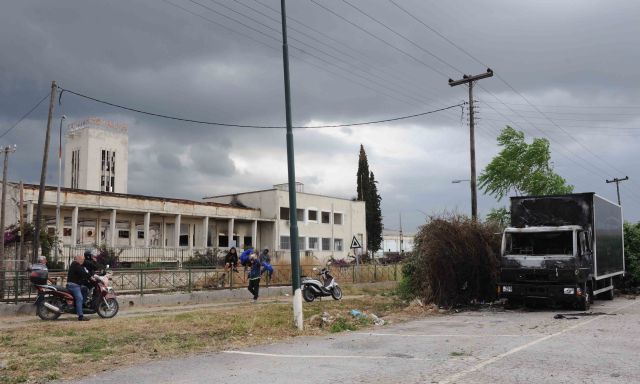 Φωτιά σε πρώην εργοστάσιο της Πειραϊκής-Πατραϊκής