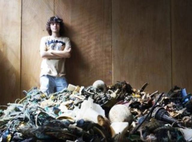 Ένας 19χρονος εφηύρε τεχνολογία για να καθαρίσει τους ωκεανούς της Γης