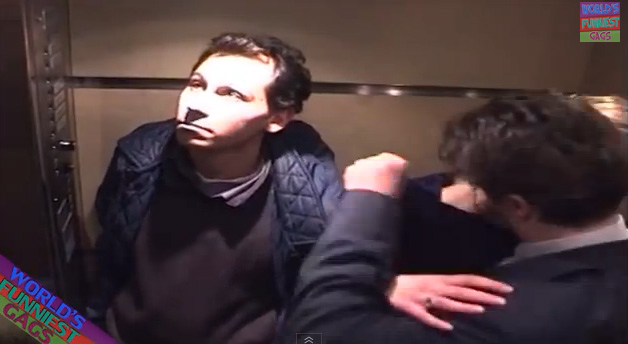 Αχόρταγο ζευγάρι στο ασανσέρ