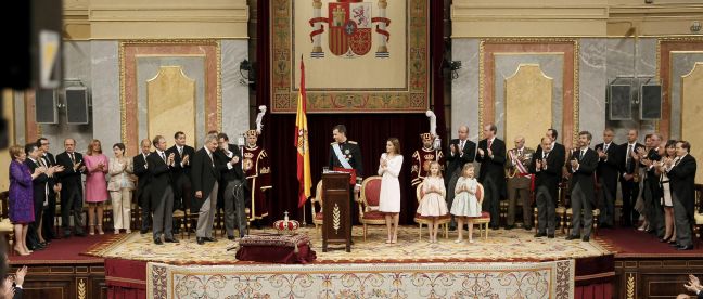 Άστραψαν τα φλας για το νέο βασιλιά της Ισπανίας