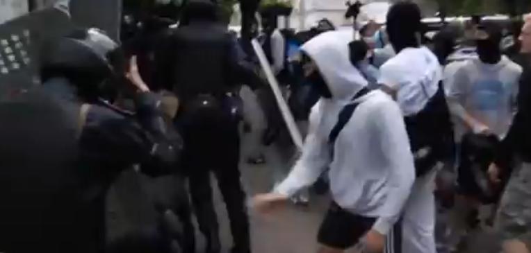 Επεισόδια μεταξύ ακροδεξιών και αστυνομίας στο Κίεβο