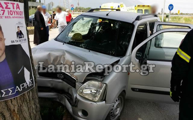 Έχασε τον έλεγχο του αυτοκινήτου του και έπεσε σε δέντρο 72χρονος