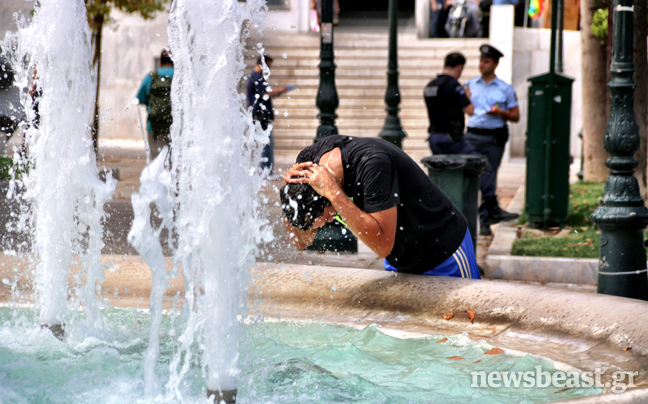 «Βράζει» η Αθήνα από τον καύσωνα