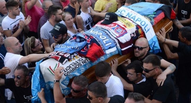 Ανείπωτος θρήνος στη Νάπολι…