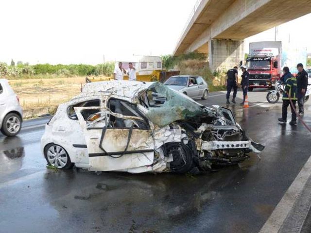 Τετραπλή καραμπόλα στο Δαφνί με τραυματίες