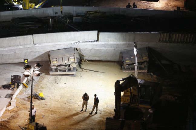 Κατέρρευσε υπό κατασκευή γέφυρα στη Βραζιλία
