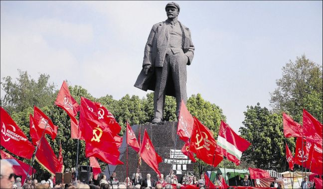 Η Ουκρανία άρχισε τη διαδικασία για να απαγορεύσει το Κομμουνιστικό Κόμμα