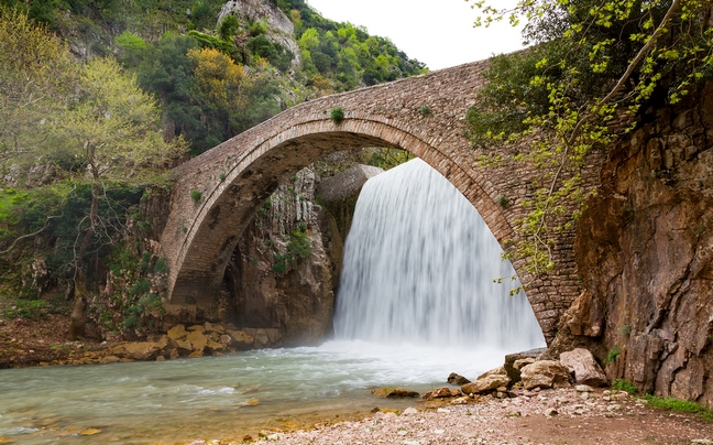 Τα 99 μυστικά της Ελλάδας