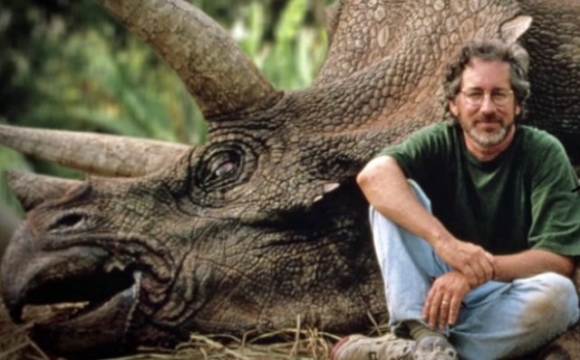 «Έκραξαν» τον Σπίλμπεργκ γιατί σκότωσε… δεινόσαυρο