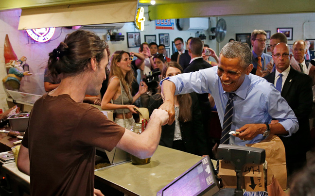 Ο σπαρταριστός διάλογος του Ομπάμα με υπάλληλο εστιατορίου