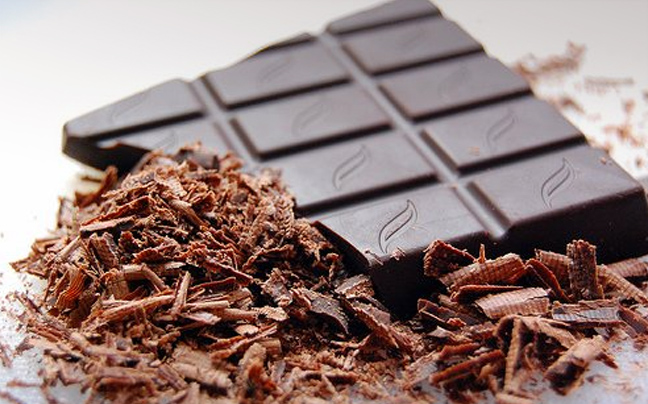 Γιατί είναι καλό να τρώμε λίγη μαύρη σοκολάτα κάθε μέρα