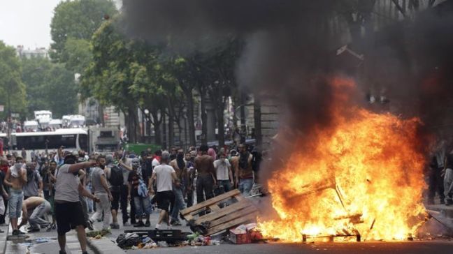 Συγκρούσεις στη Γαλλία μετά την απαγόρευση διαδήλωσης υπέρ των Παλαιστινίων