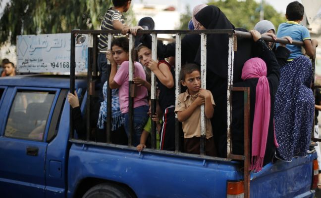 Εγκαταλείπουν τη Γάζα οι Παλαιστίνιοι
