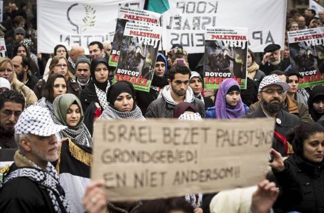 Χιλιάδες διαδηλωτές στο Άμστερνταμ υπέρ των Παλαιστινίων
