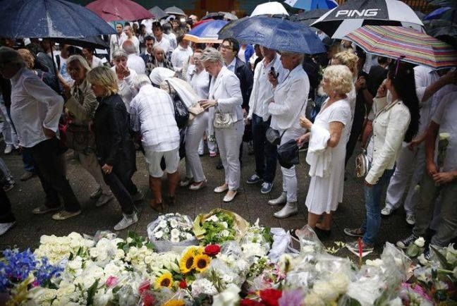 «Λευκή» πορεία στο Άμστερνταμ στη μνήμη των θυμάτων της πτήσης MH17