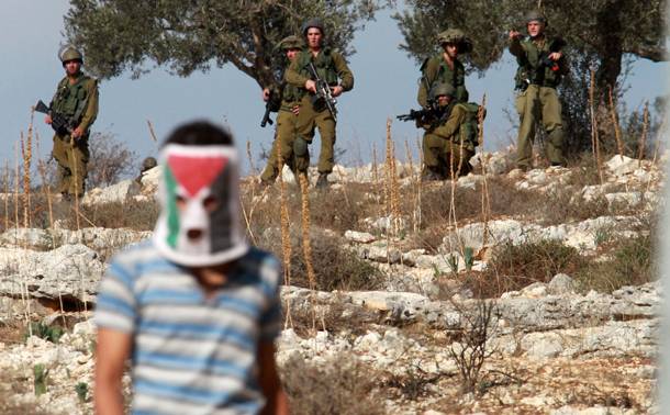 Δολοφόνησαν Παλαιστίνιο γιατί τους πετούσε πέτρες