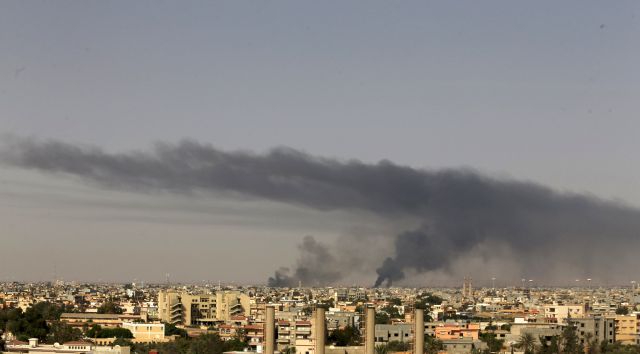 Σφοδρές μάχες με 30 νεκρούς στη Βεγγάζη