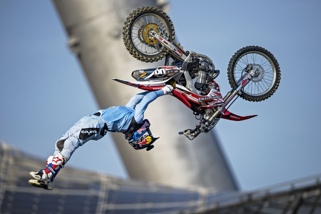 Ο Sheehan νικητής στο «θερινό παραμύθι» του Red Bull X-Fighters