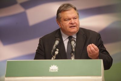 Σφοδρή σύγκρουση Βενιζέλου – Χρυσοχοΐδη