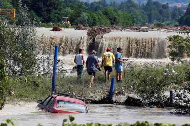 Δύο νεκροί από τις πλημμύρες στη Ρουμανία