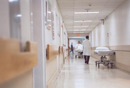 Στο «κόκκινο» τα νοσοκομεία αδυνατούν να προμηθευτούν φαρμακευτικό και υγειονομικό υλικό