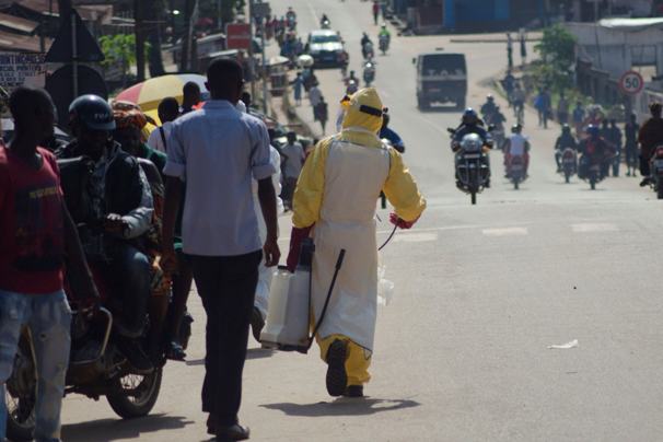 Ένας χρόνος Έμπολα στη Σιέρα Λεόνε