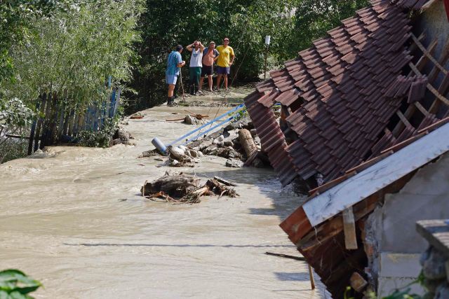 Δύο νεκροί από τις πλημμύρες στη Ρουμανία