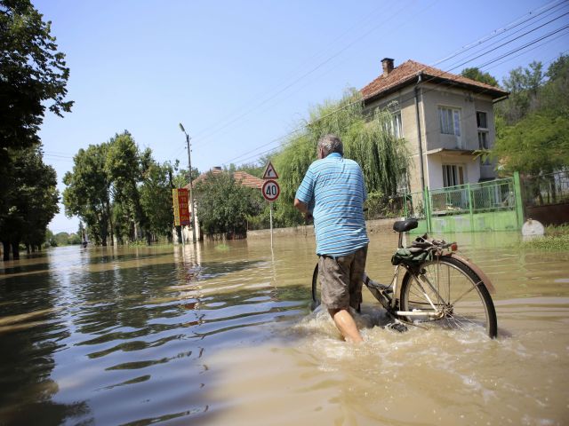 «Πνίγεται» η Βουλγαρία από τις βροχές