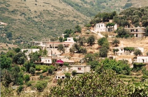 Βρέθηκε νεκρός έξω από το σπίτι του