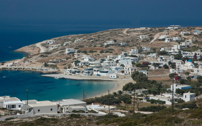 Βουτιές στη δροσιά της Δονούσας