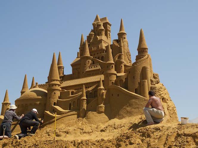 Χτίζοντας κάστρα στην άμμο