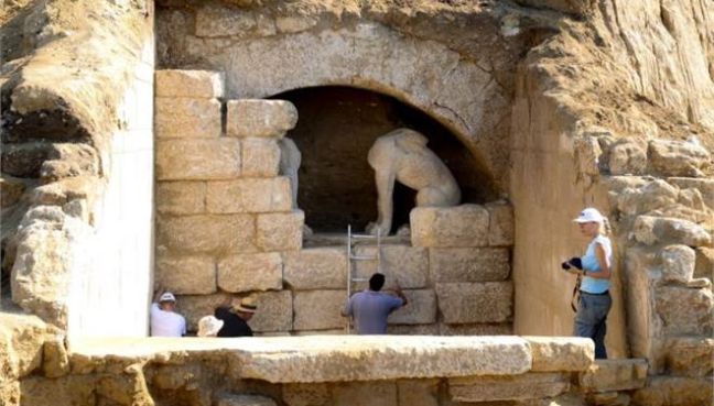 Σκεπάστηκαν οι Σφίγγες στην Αρχαία Αμφίπολη