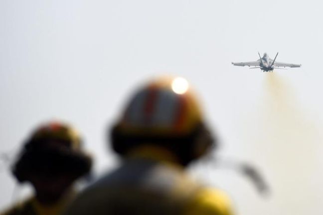 Οι αμερικανικές δυνάμεις εξαπέλυσαν 15 αεροπορικές επιδρομές στο Ιράκ