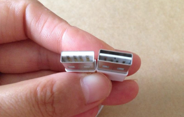 Lightning connector με αναστρέψιμο usb